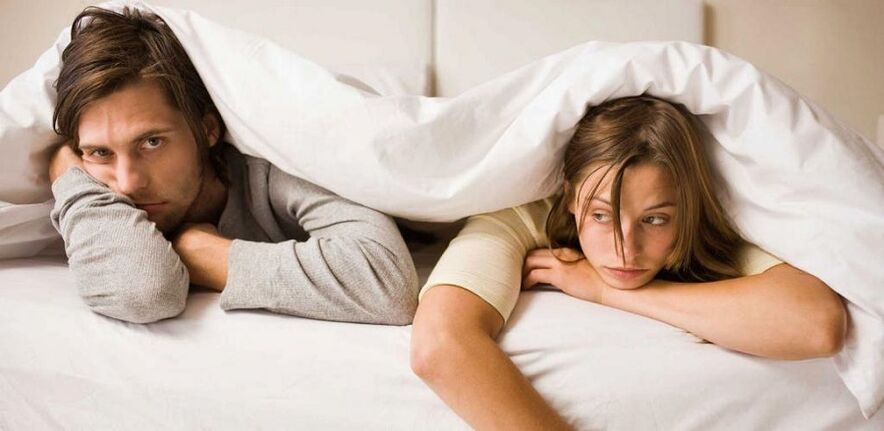 gücü zayıf olan üzgün kadın ve erkek