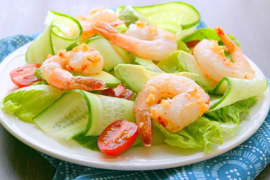 gücü artırmak için karidesli salata